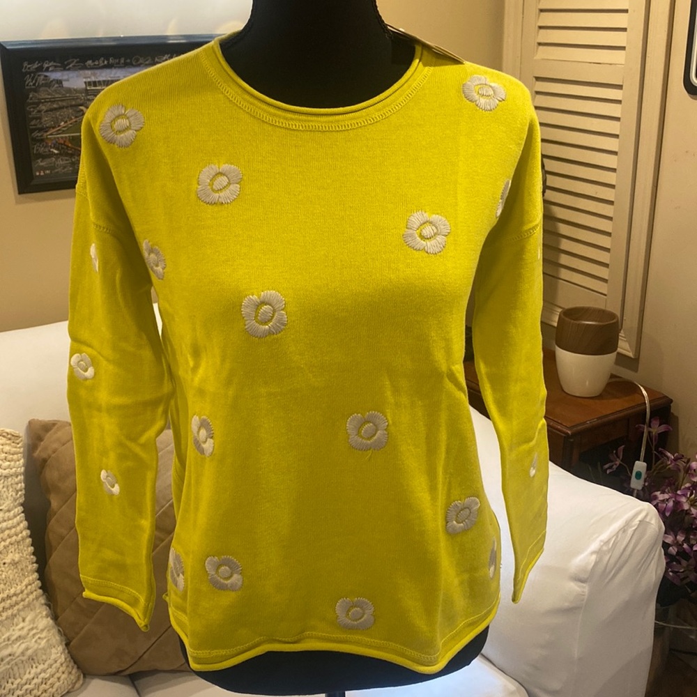 Lisa Todd women’s lightweight sweater lime green with white flowers PM NWT